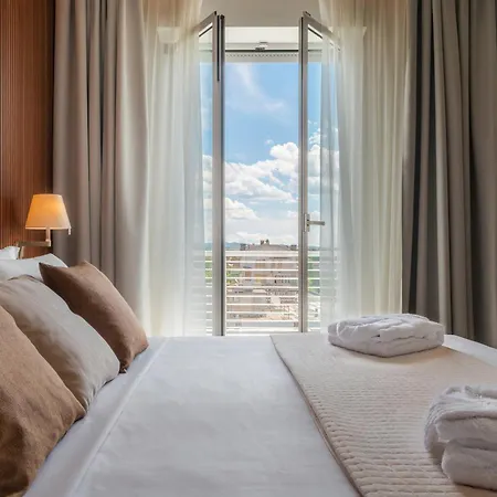 Universal & Homes Hotell