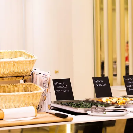 Universal & Homes Hotel 3*