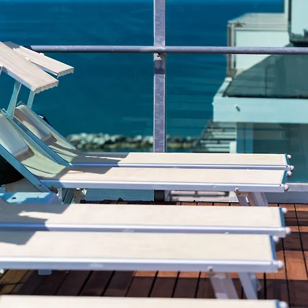 Universal & Homes Hotell Cattolica
