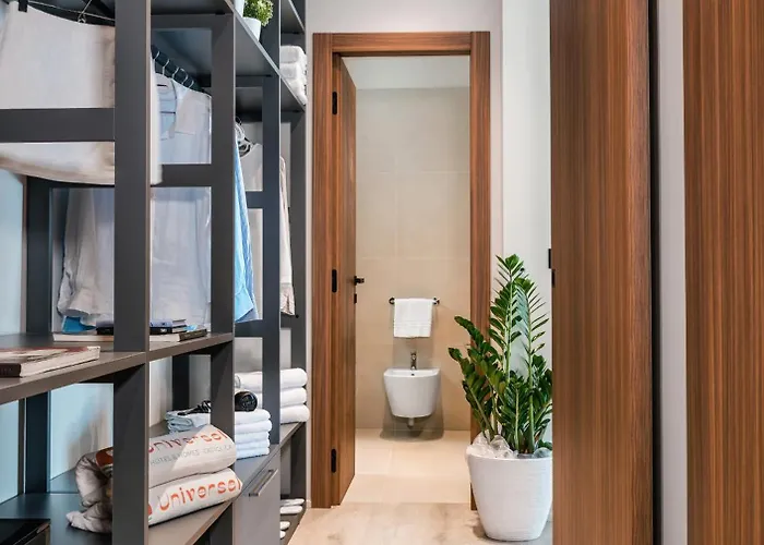 Universal & Homes Hotel 3*