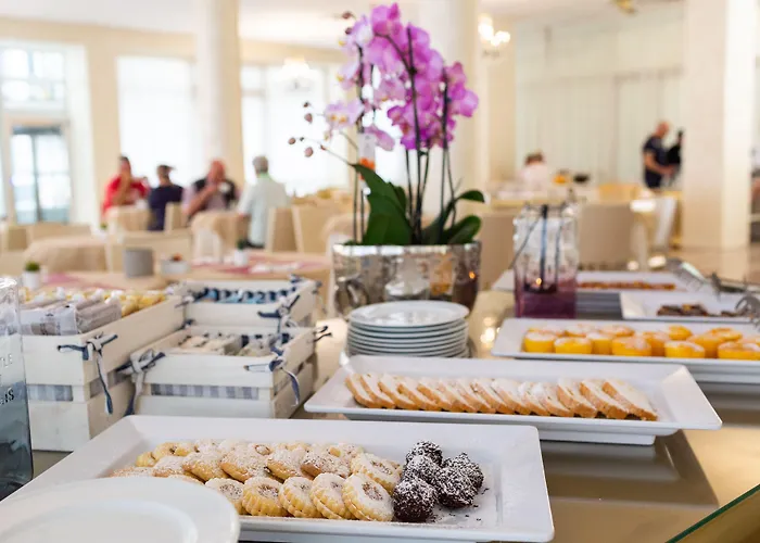 Universal & Homes 3* Cattolica