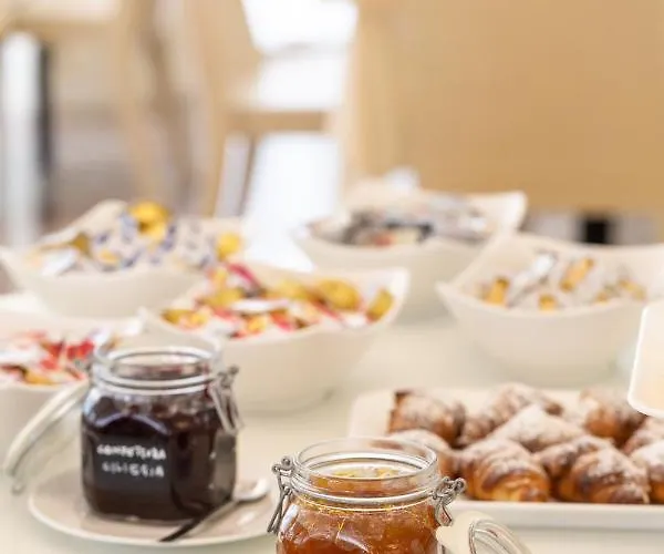 Hotel Universal & Homes 3*