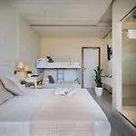Universal Hotel&homes