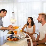 Universal & Homes 3* Cattolica