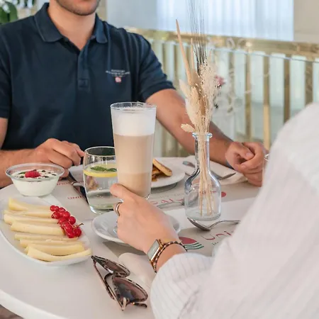 Universal Hotel Cattolica