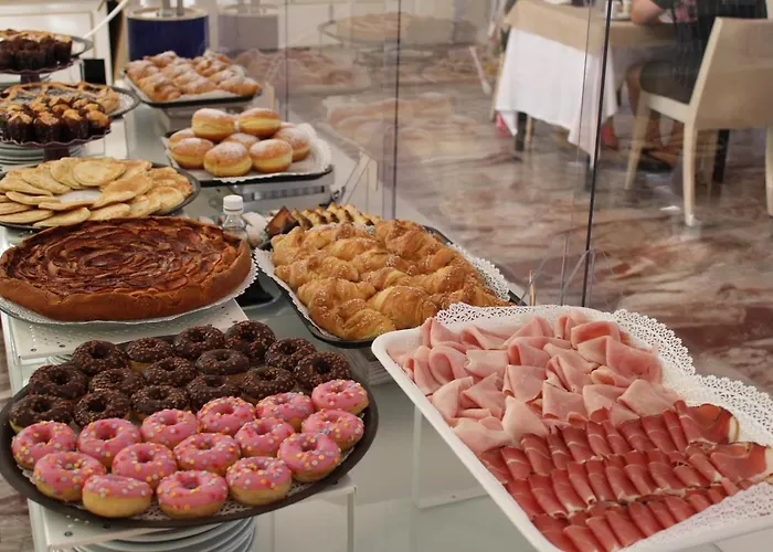 Universal Hotel & Homes 카톨리카