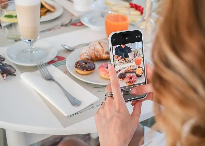 Universal Hotel & Homes 3* كاتوليكا