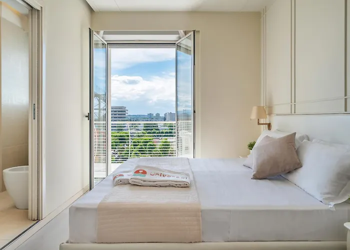 Universal Hotel & Homes 호텔 카톨리카