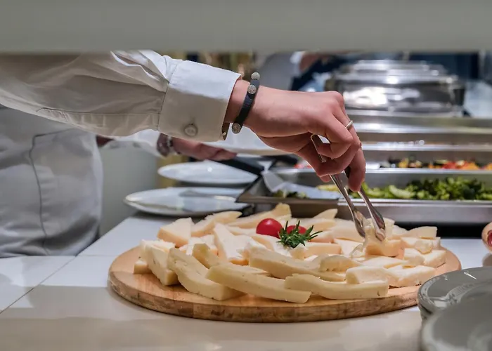 Universal Hotel & Homes 3* 카톨리카