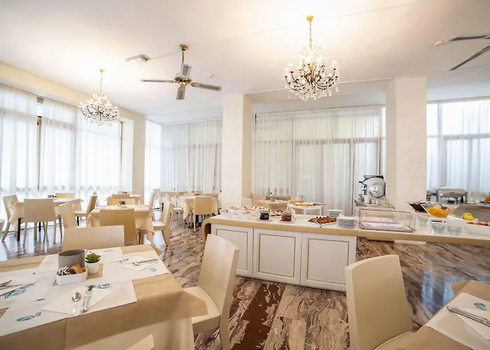 Universal & Homes 3* Cattolica