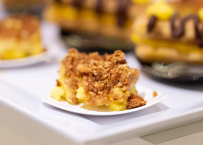 Universal Hotel & Homes 카톨리카