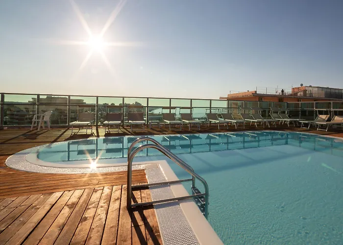 Universal Hotel & Homes 3* كاتوليكا