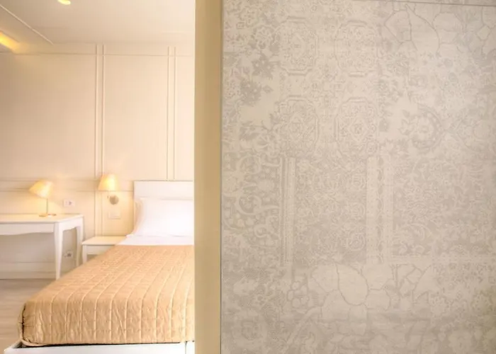 Otel Universal & Homes