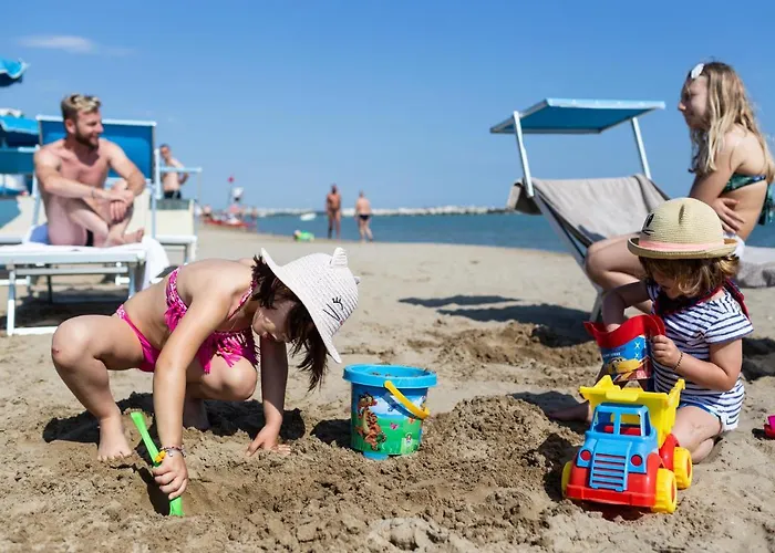 Ξενοδοχείο Universal & Homes 3*